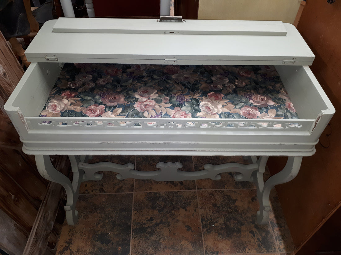 A Mysterious Vintage Find Becomes a Charming Statement Piece