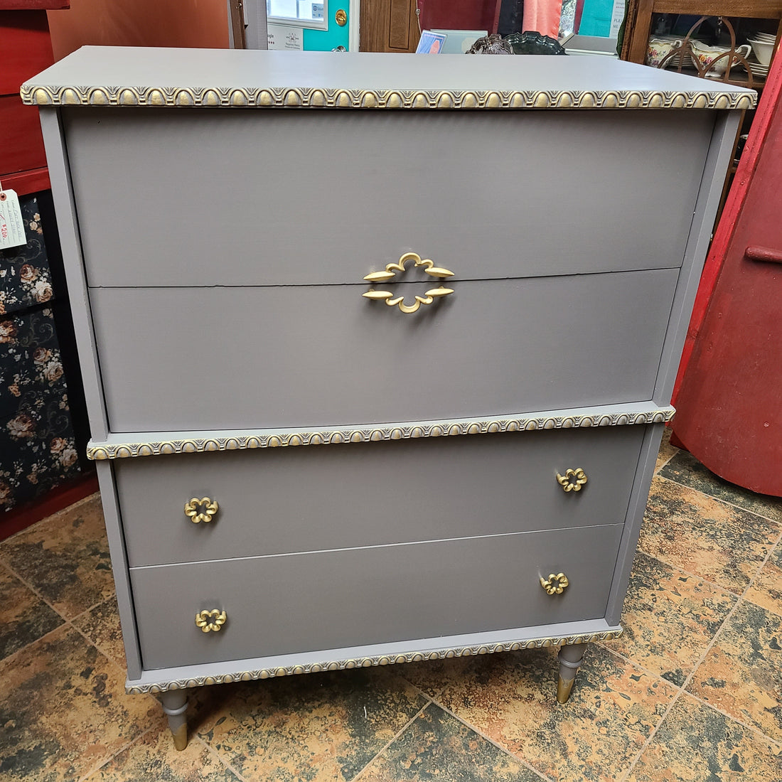 ✨ From Dated to Dazzling: A Vintage Dresser Set Makeover with Fusion Mineral Paint Hazelwood & Gold Accents