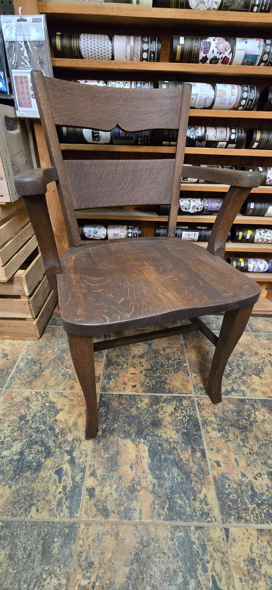 A Century-Old Oak Chair Gets a Warm, Natural Revival
