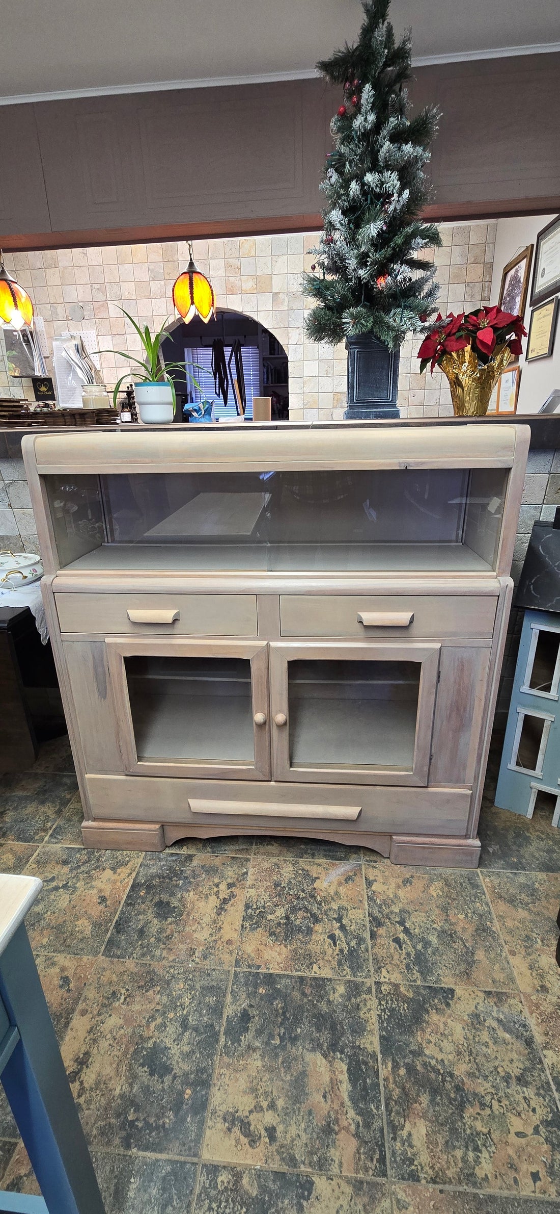 From Dated to Dreamy: A Mid‑Century Cabinet with a Minimalist Natural Makeover