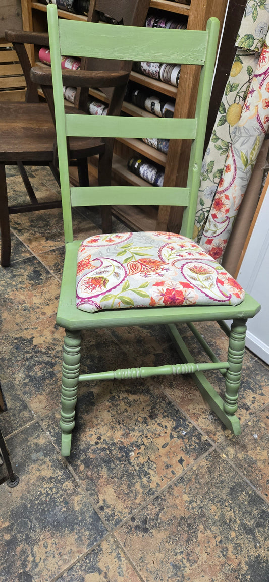 🌱 Bright & Cheery Rocker Makeover: Moss Alchemy Meets Fresh Fabric - Regained Relics