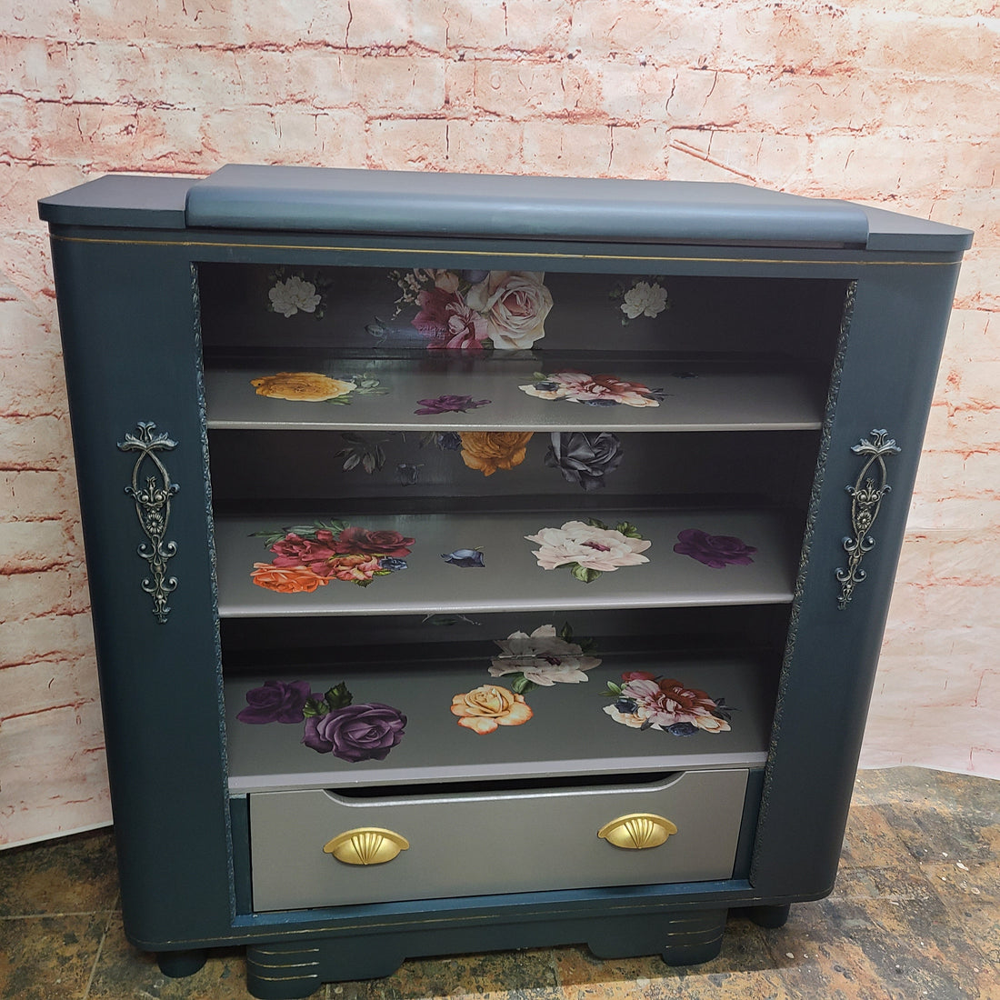 💙 Broken No More: A Cabinet Makeover in Fusion Mineral Paint, Redesign with Prima and Gold Pigments - Regained Relics