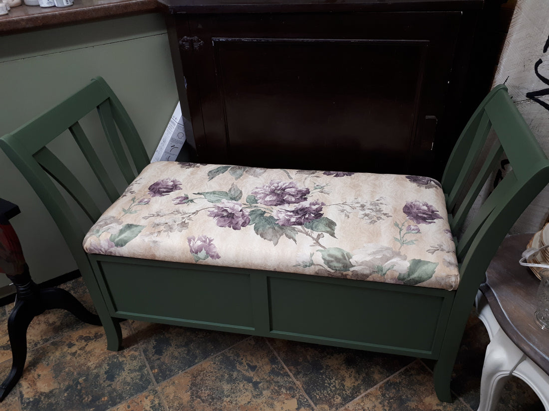 From Tired to Timeless: A Bench Makeover with Fabric & Fusion Mineral Paint - Regained Relics