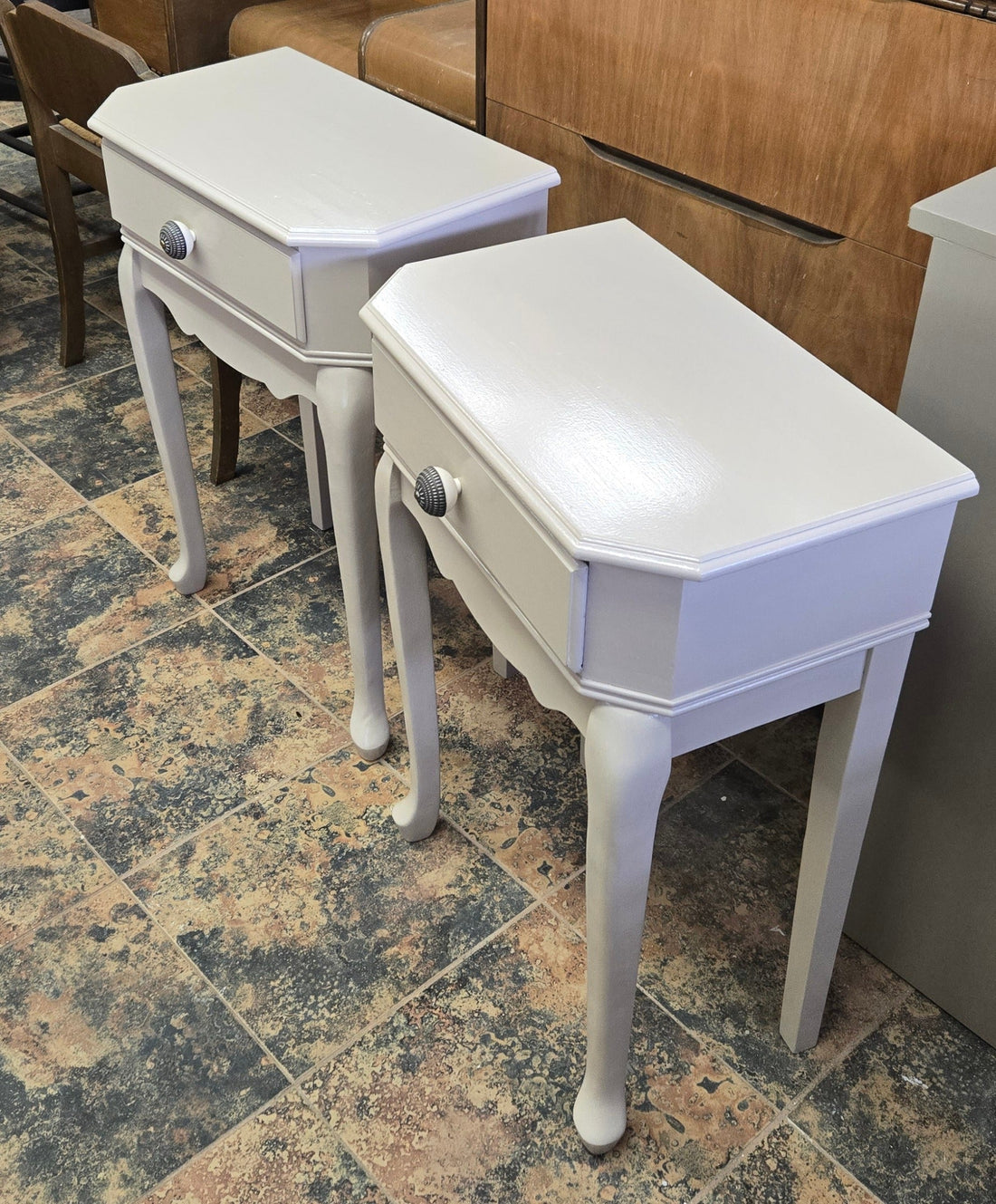 🌿 Timeless Taupe: A Charming Set of Upcycled Tables Ready for a New Home - Regained Relics