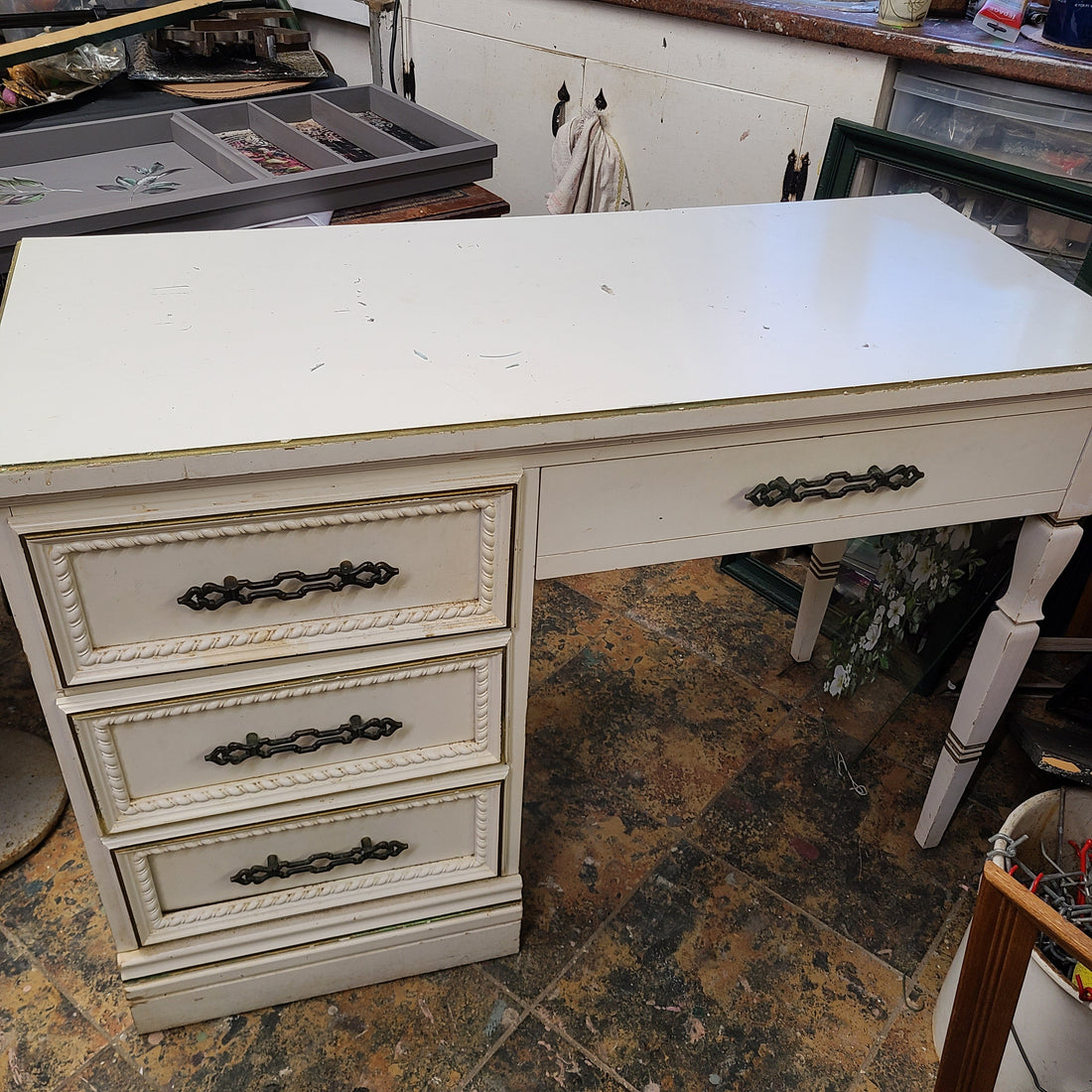 Vintage Desk Makeover in Coal Black - Regained Relics
