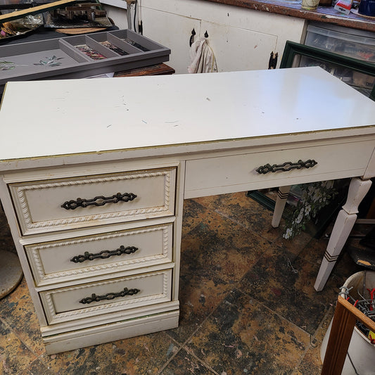 Vintage Desk Makeover in Coal Black - Regained Relics